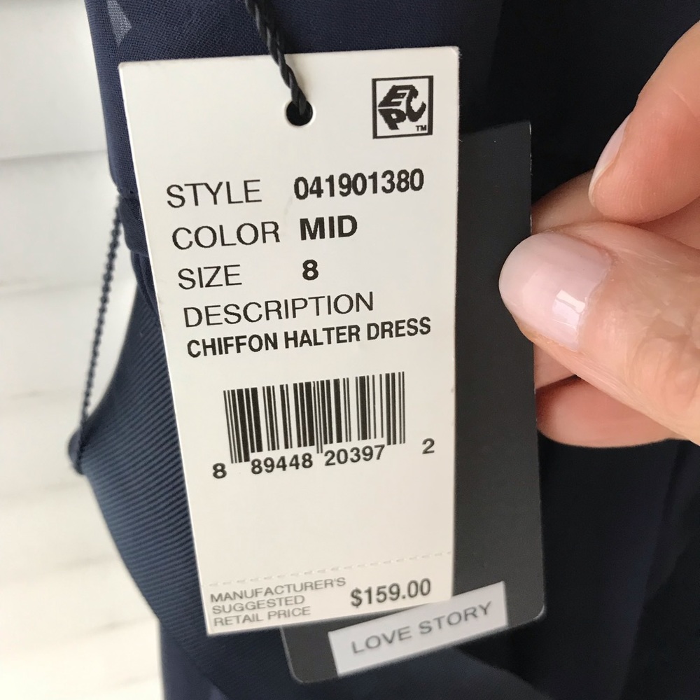 Dress - Picture 5 of 5